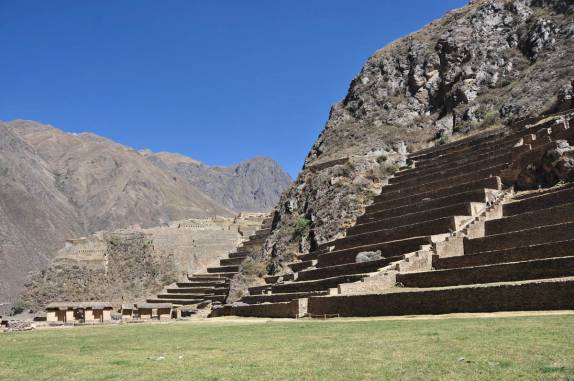 Terraços agrícolas de Ollantaytambo, no Valle Sagrado, perto de Cusco, no Peru